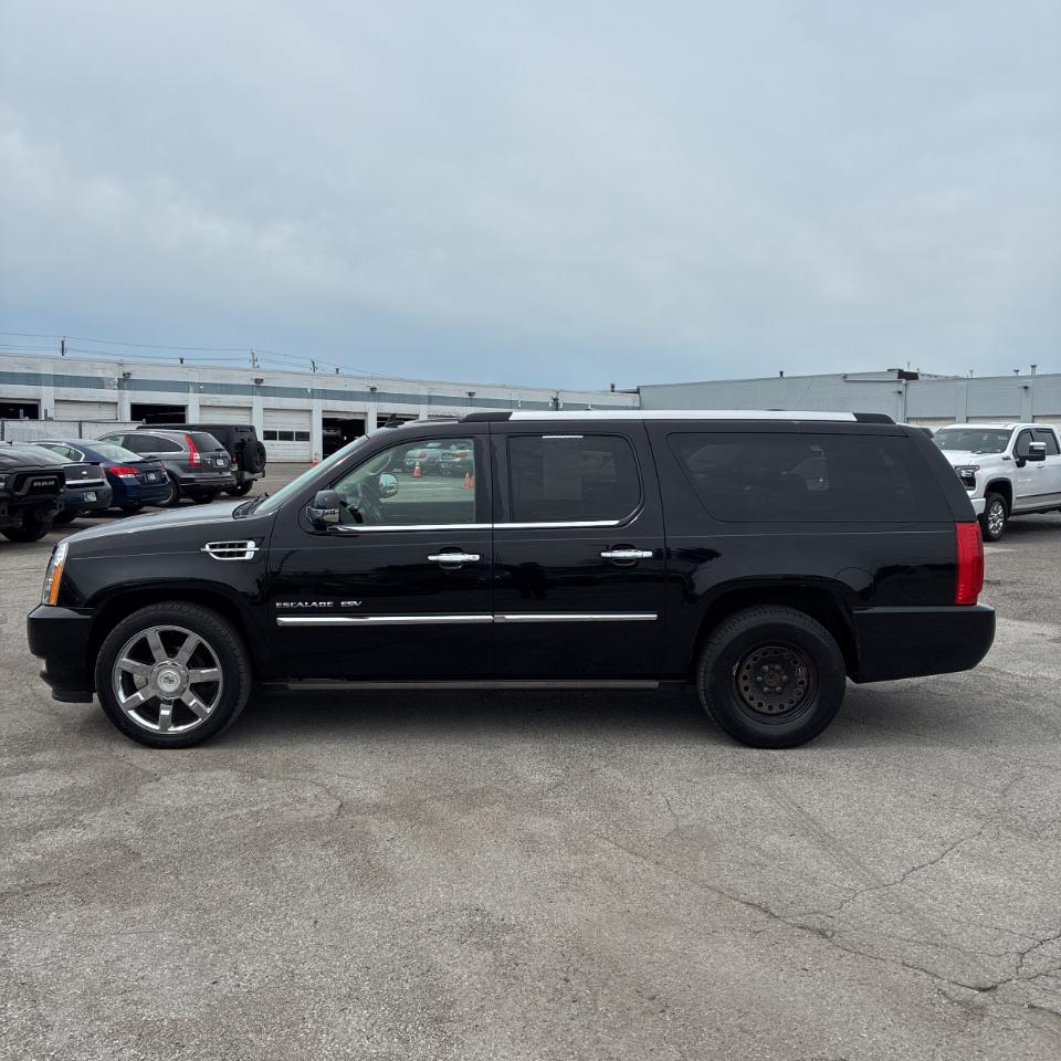 Cadillac Escalade ESV AWD 4dr Luxury 2012