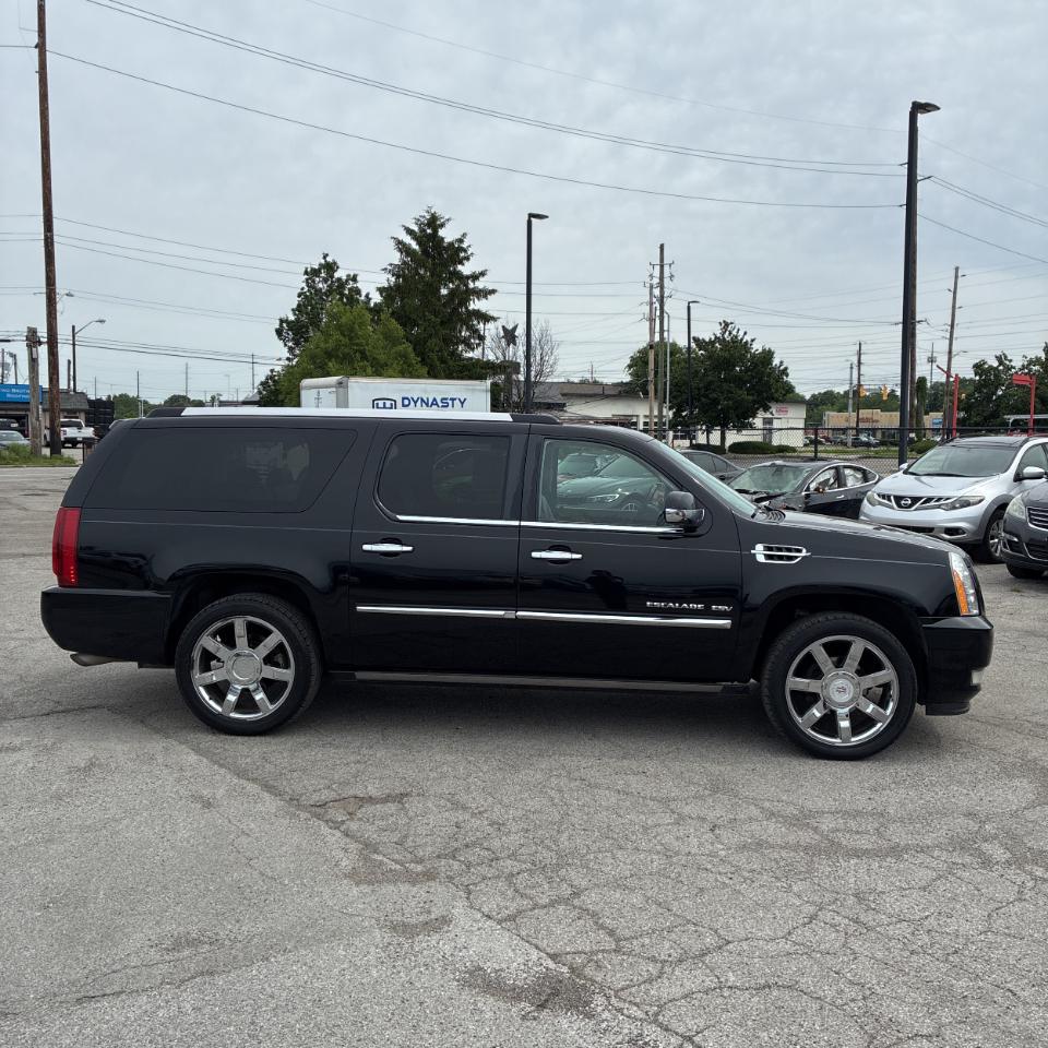 Cadillac Escalade ESV AWD 4dr Luxury 2012