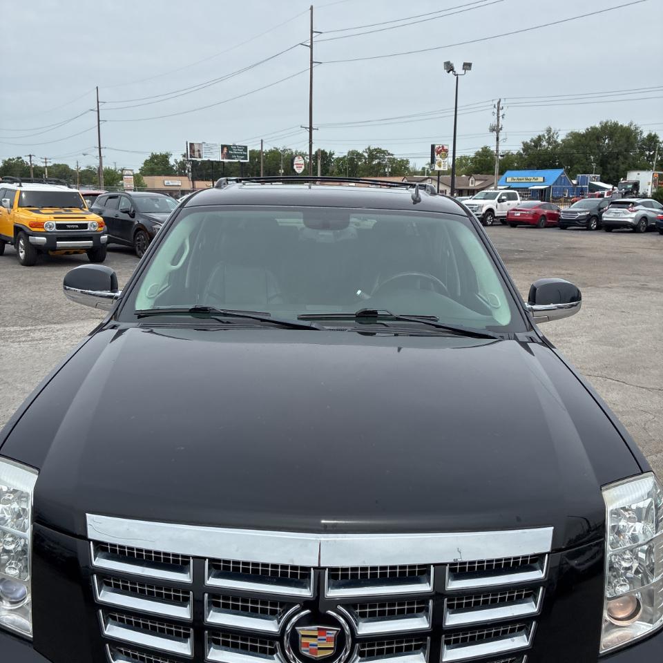 Cadillac Escalade ESV AWD 4dr Luxury 2012