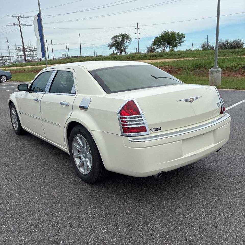 Chrysler 300 4dr Sdn 300C *Ltd Avail* 2005