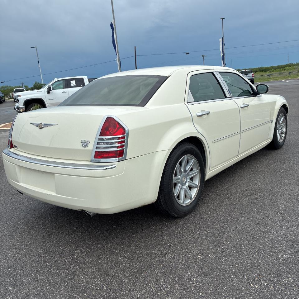 Chrysler 300 4dr Sdn 300C *Ltd Avail* 2005