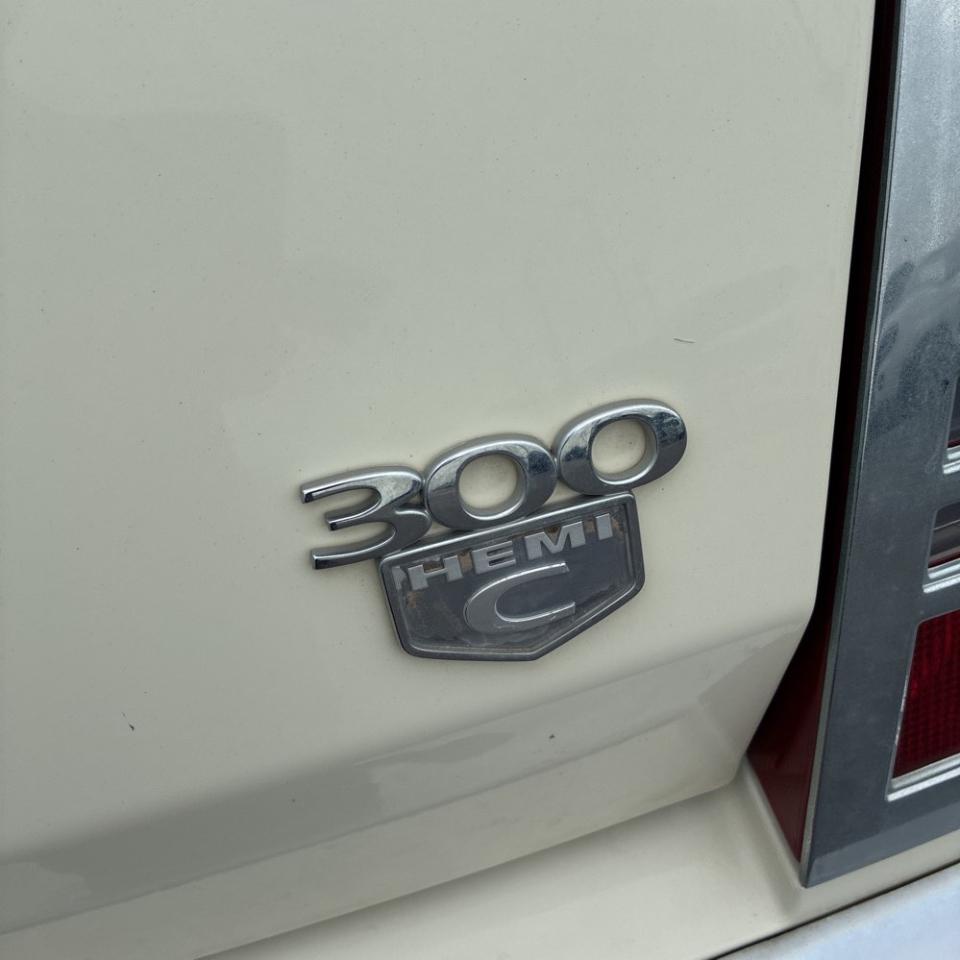 Chrysler 300 4dr Sdn 300C *Ltd Avail* 2005