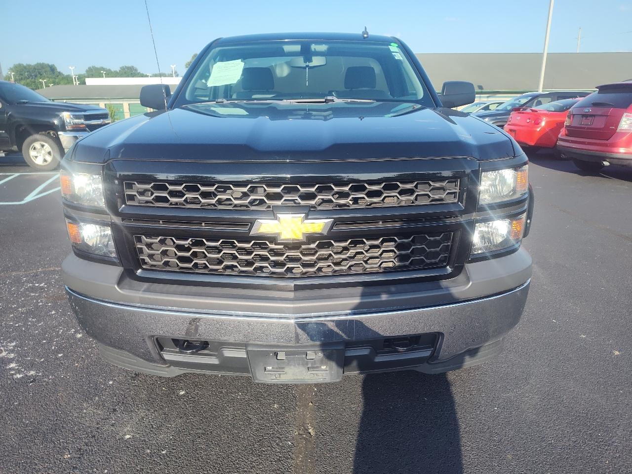 Chevrolet Silverado 1500 4WD Reg Cab 133.0" Work Truck w/2WT 2014