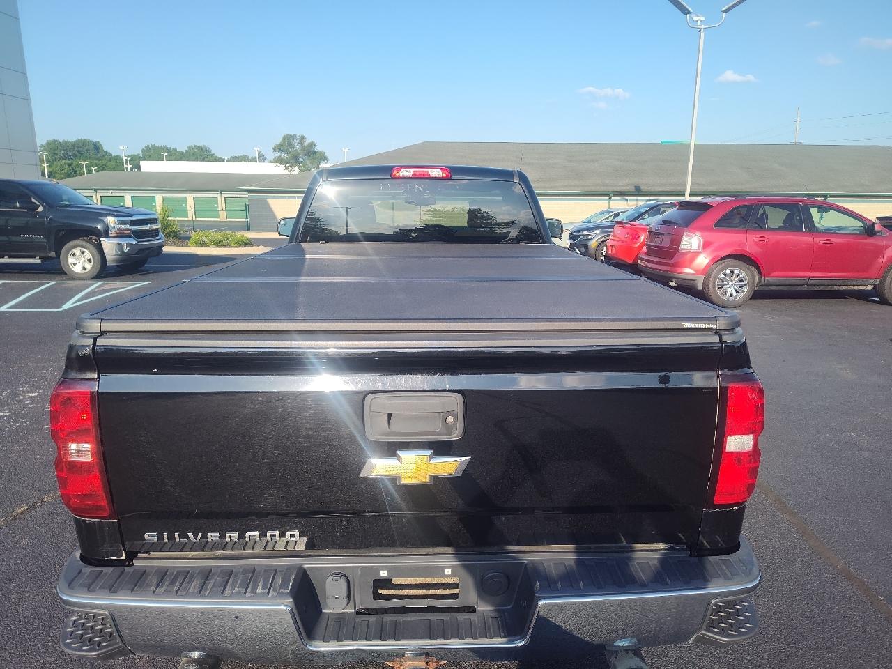Chevrolet Silverado 1500 4WD Reg Cab 133.0" Work Truck w/2WT 2014