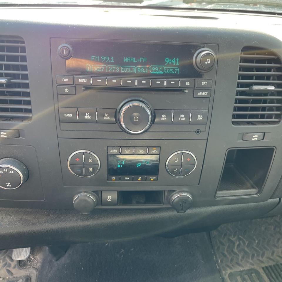 Chevrolet Silverado 1500 4WD Ext Cab 143.5" LT 2011