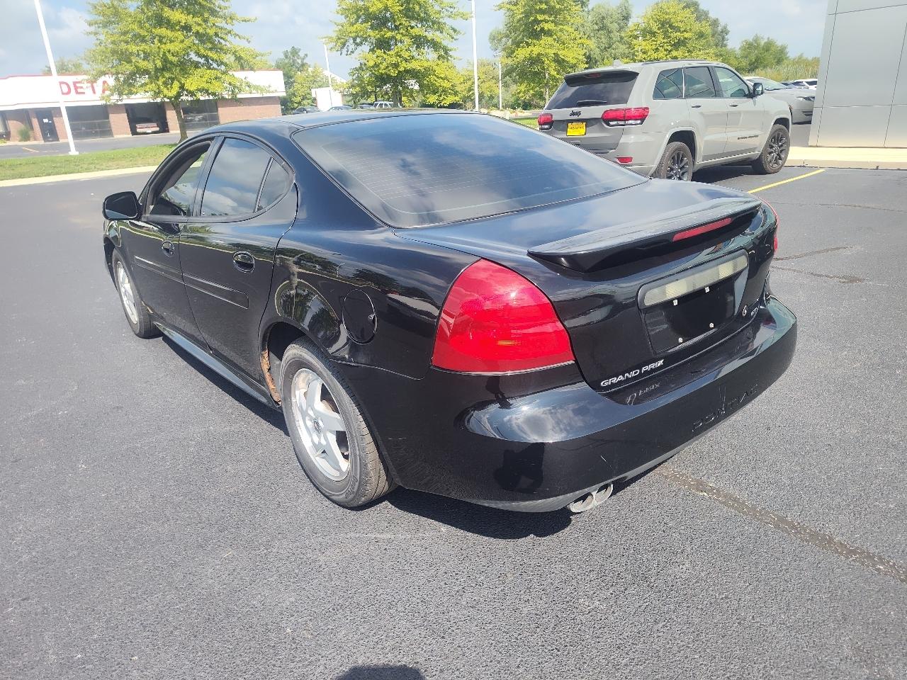 Pontiac Grand Prix 4dr Sdn GT2 2004