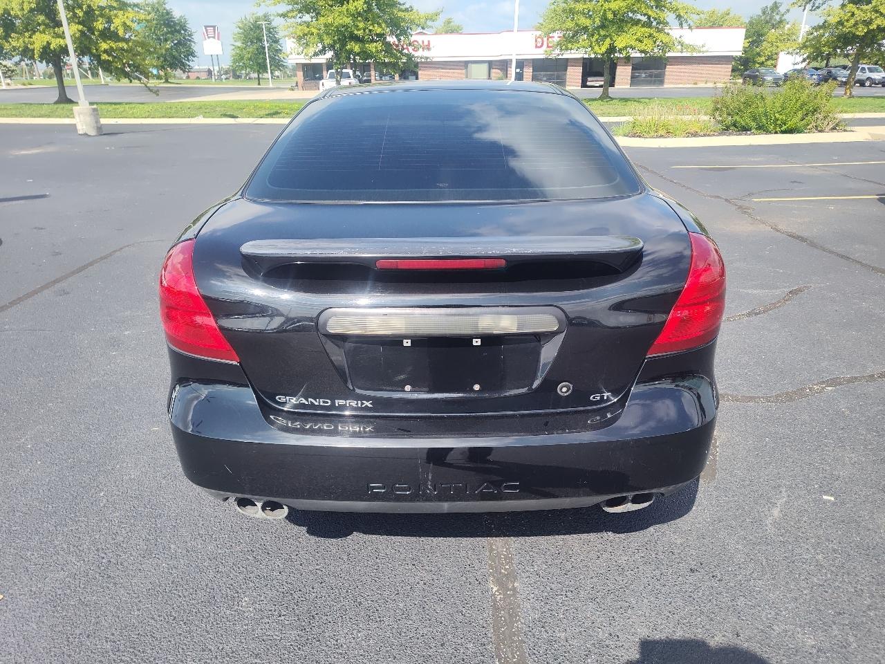 Pontiac Grand Prix 4dr Sdn GT2 2004