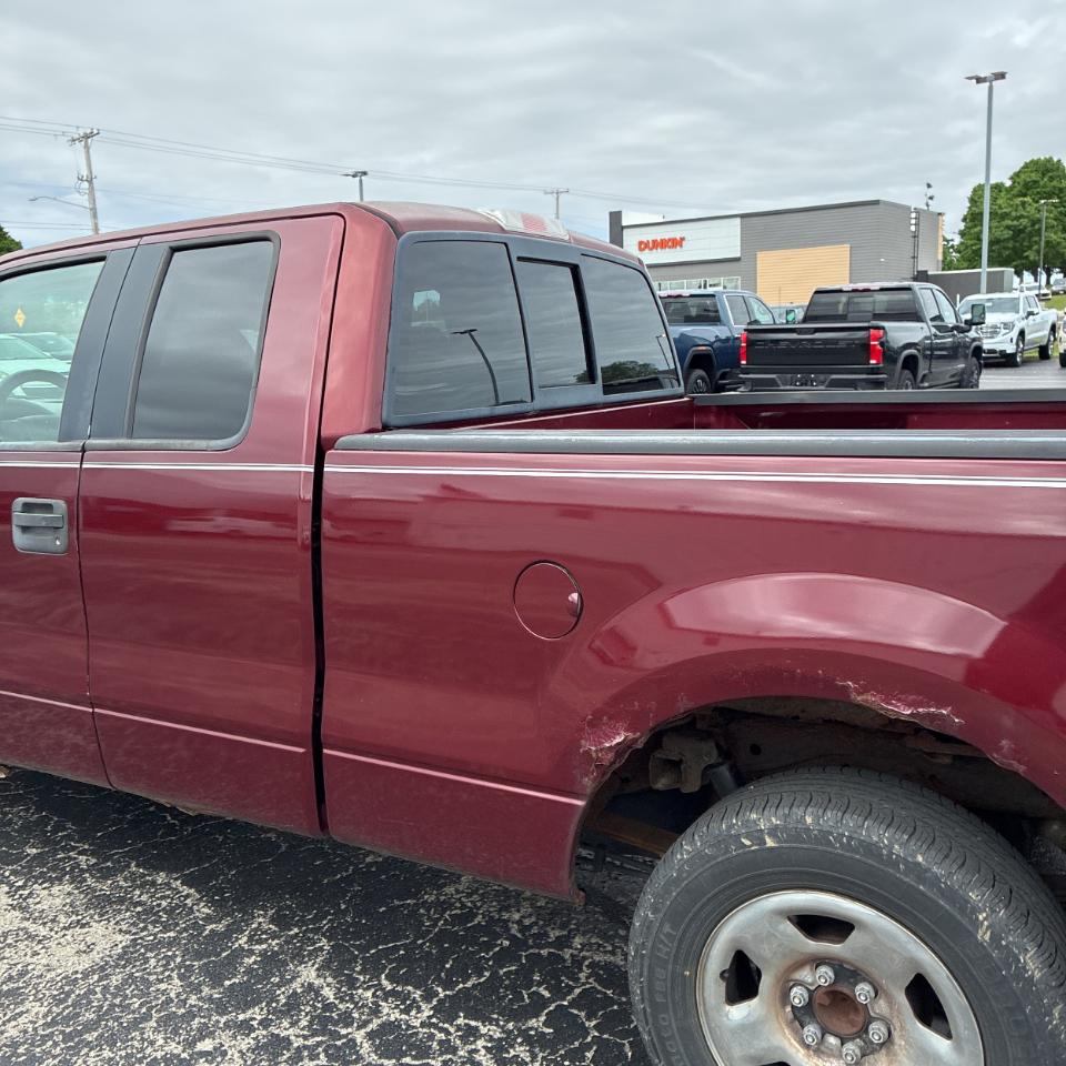 Ford F-150 Supercab 133" XLT 2005