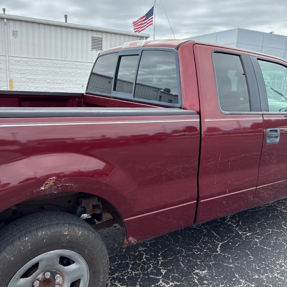 Ford F-150 Supercab 133" XLT 2005