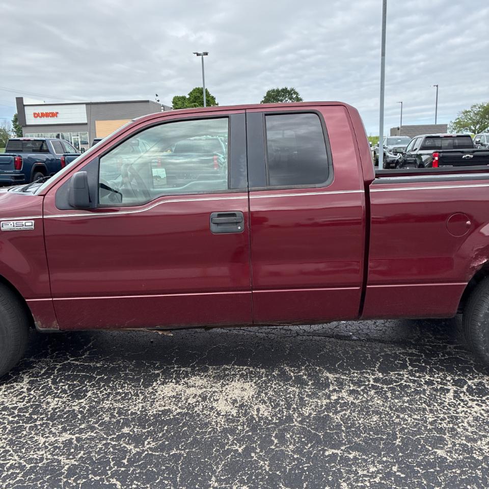 Ford F-150 Supercab 133" XLT 2005