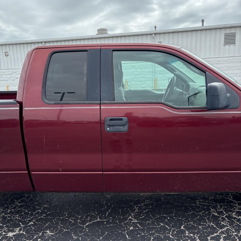 Ford F-150 Supercab 133" XLT 2005