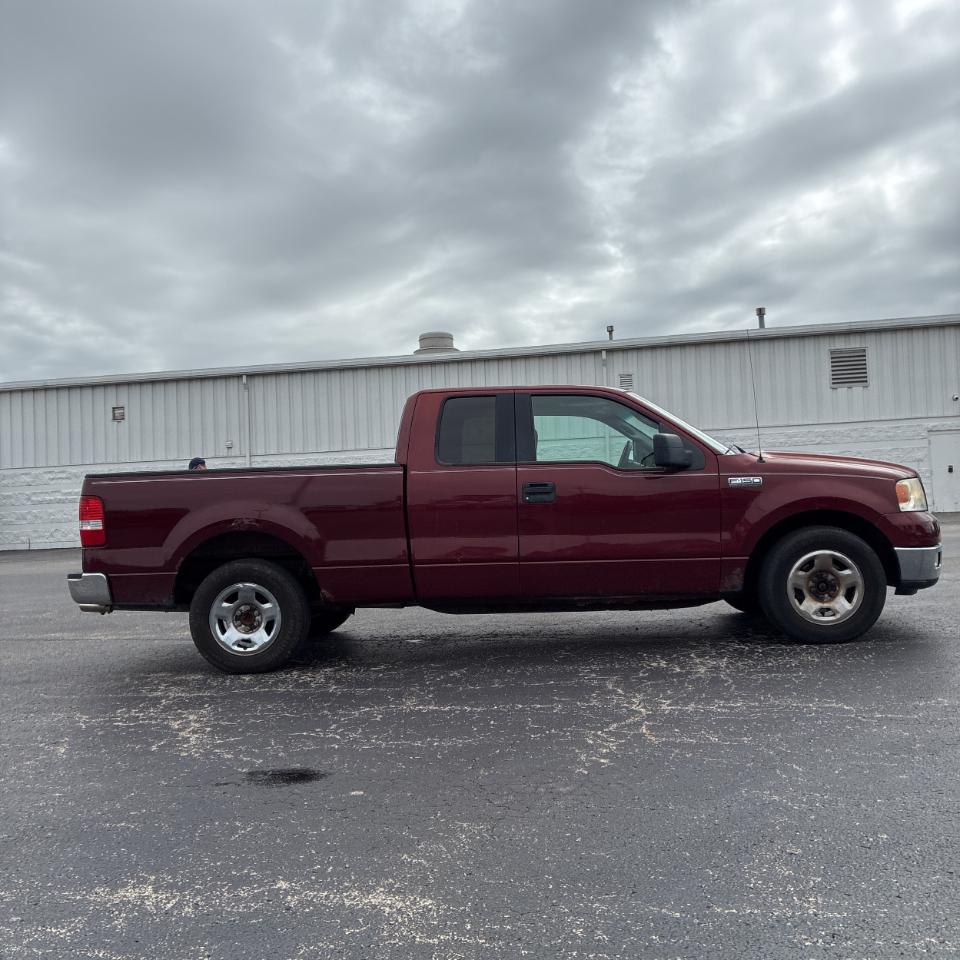 Ford F-150 Supercab 133" XLT 2005