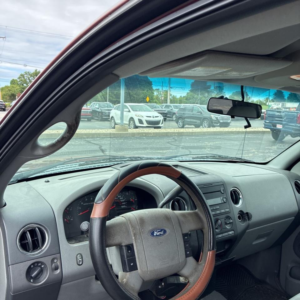 Ford F-150 Supercab 133" XLT 2005