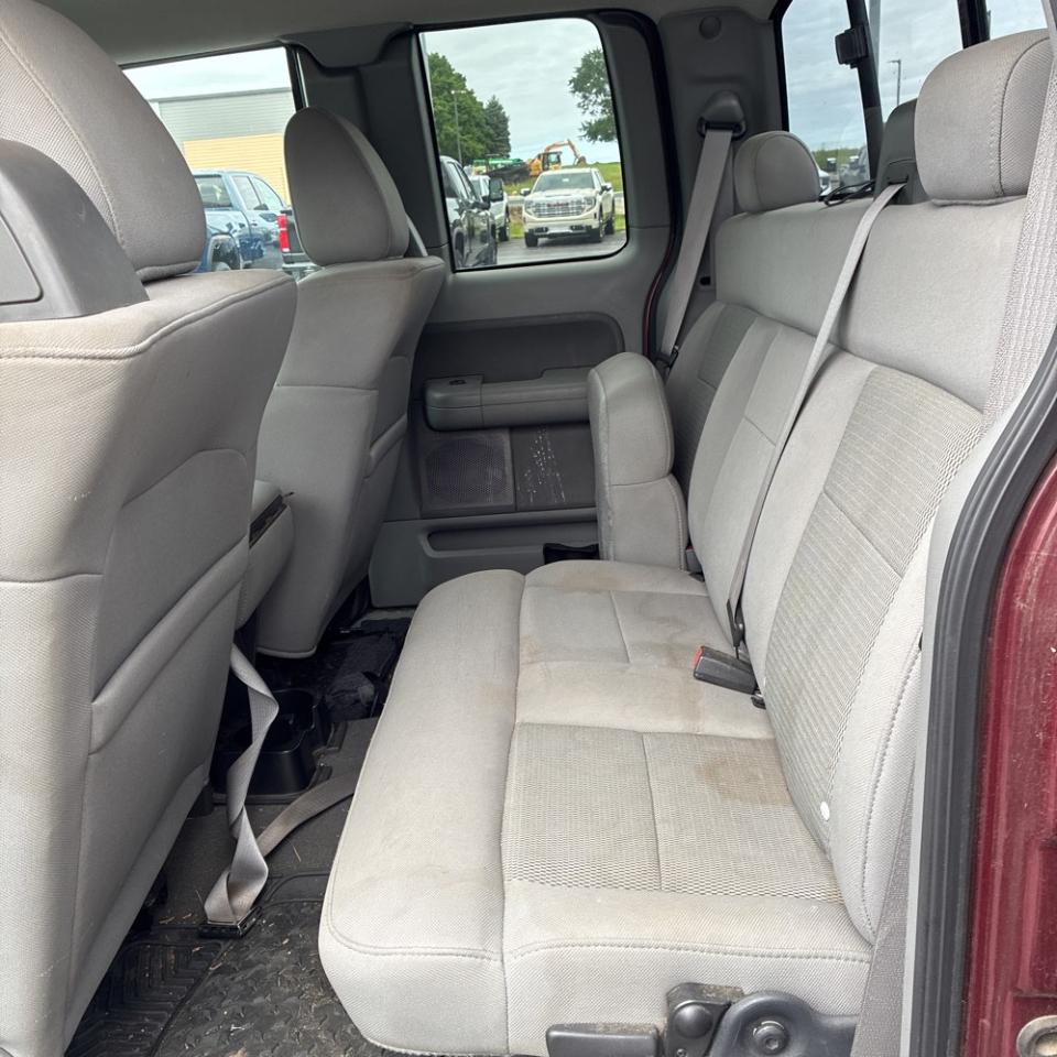 Ford F-150 Supercab 133" XLT 2005