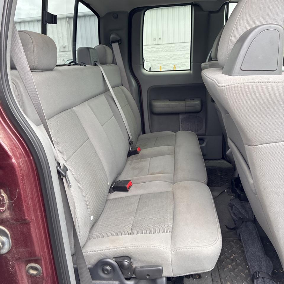 Ford F-150 Supercab 133" XLT 2005