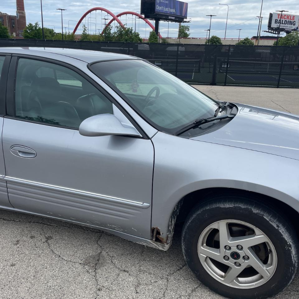 Pontiac Bonneville 4dr Sdn SE 2004