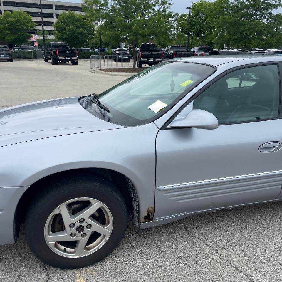 Pontiac Bonneville 4dr Sdn SE 2004