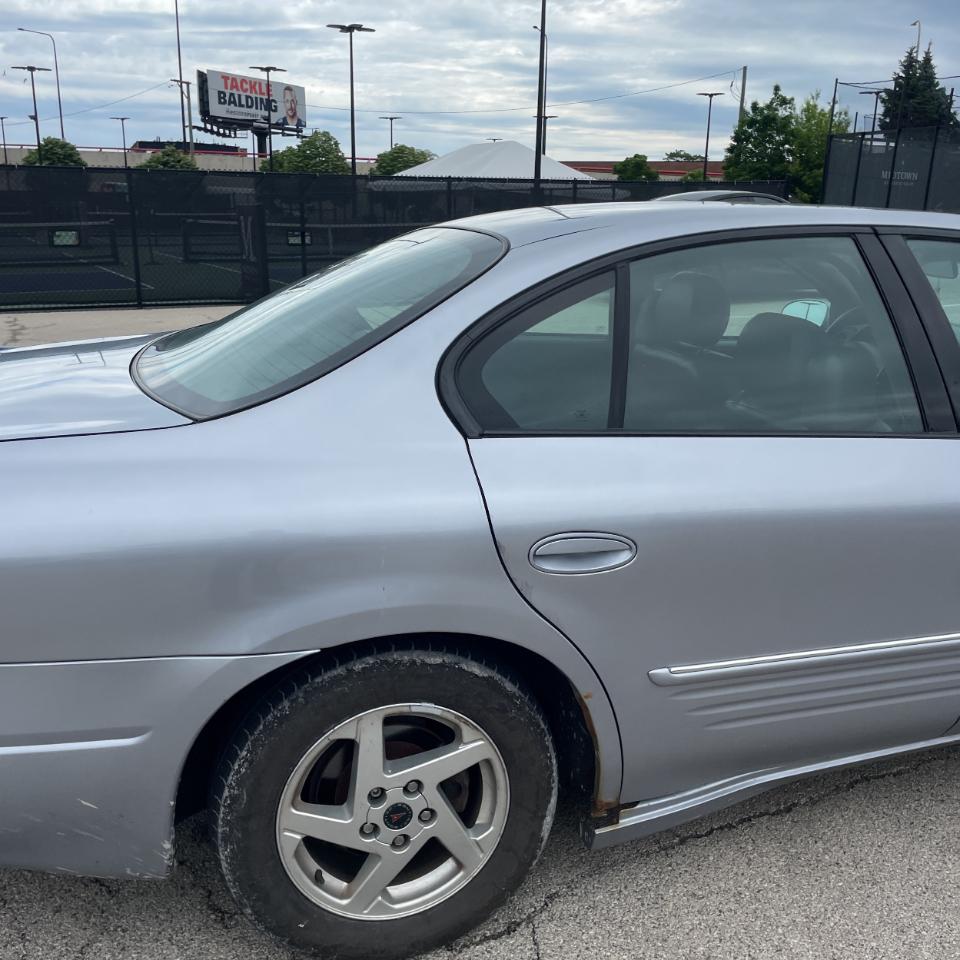 Pontiac Bonneville 4dr Sdn SE 2004