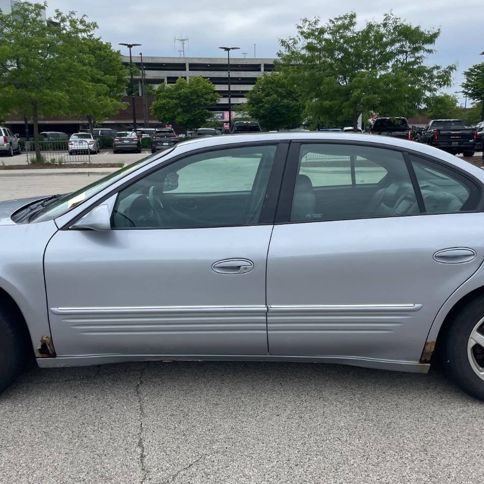Pontiac Bonneville 4dr Sdn SE 2004