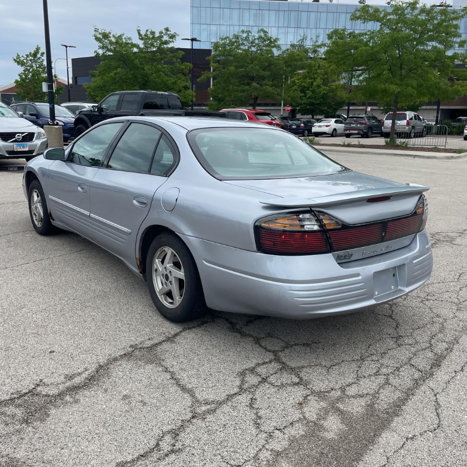 Pontiac Bonneville 4dr Sdn SE 2004