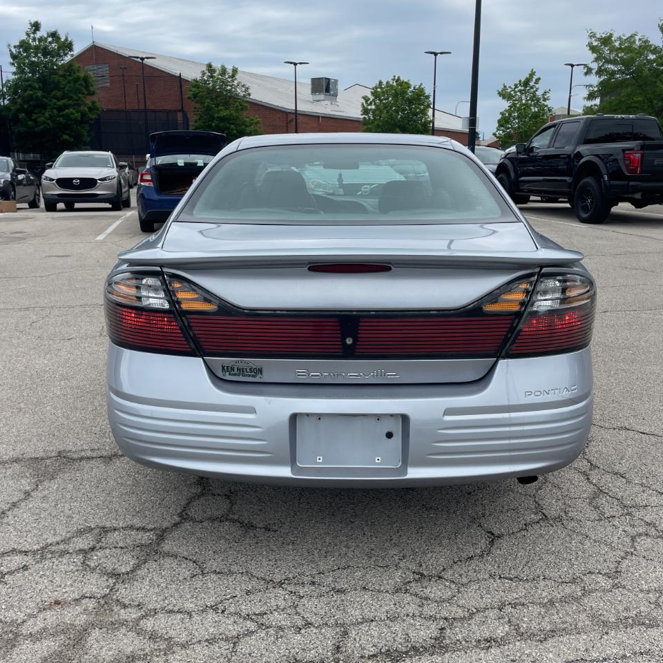 Pontiac Bonneville 4dr Sdn SE 2004