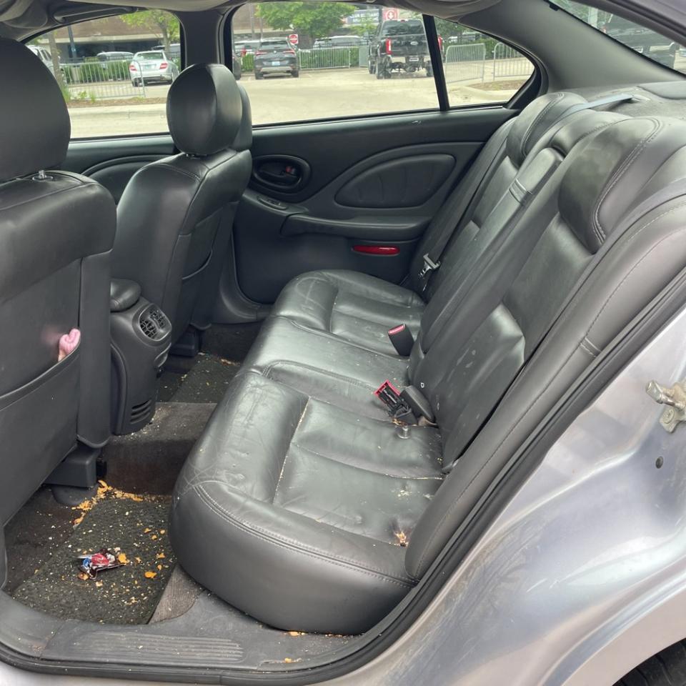 Pontiac Bonneville 4dr Sdn SE 2004