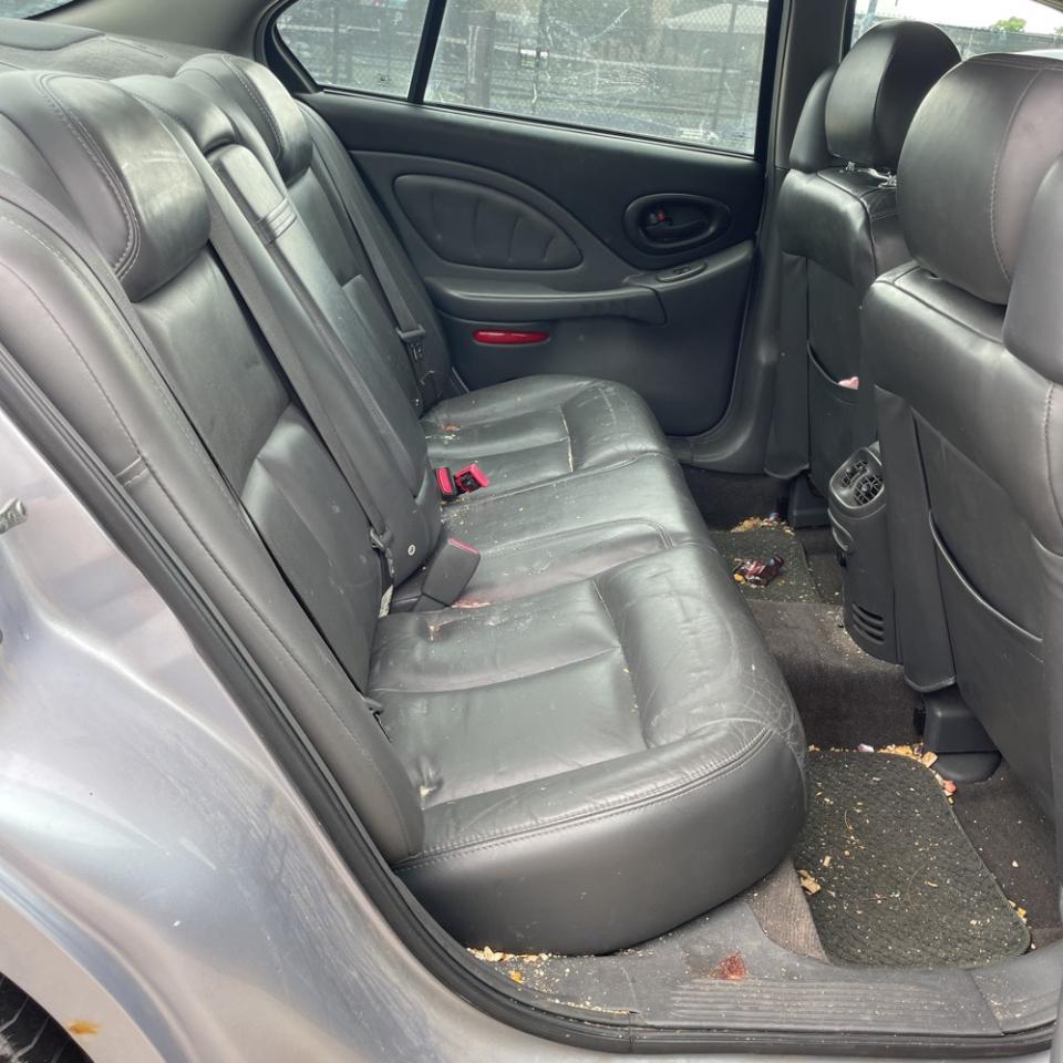 Pontiac Bonneville 4dr Sdn SE 2004