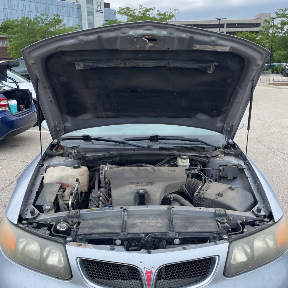 Pontiac Bonneville 4dr Sdn SE 2004