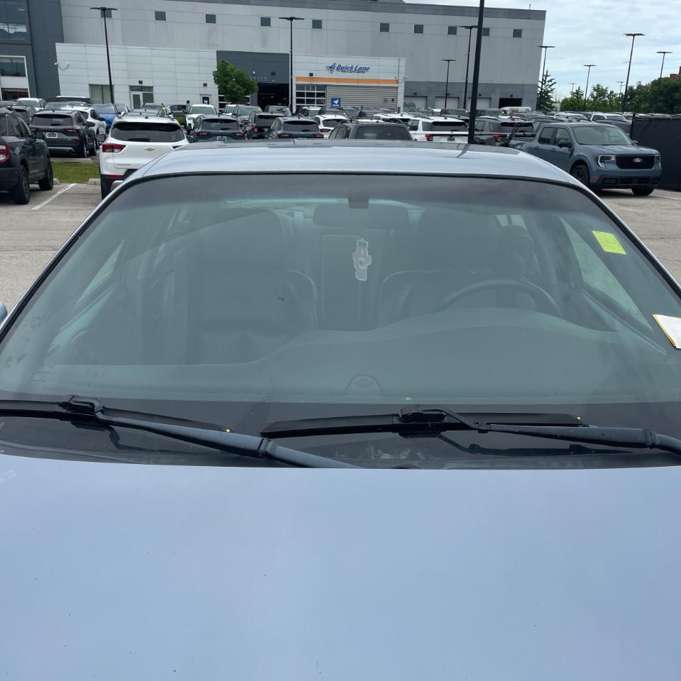 Pontiac Bonneville 4dr Sdn SE 2004