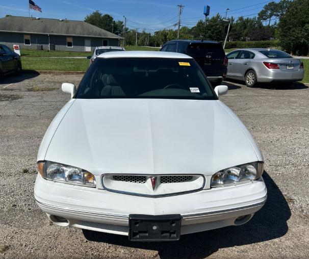 Pontiac Bonneville 4dr Sdn SE 1999