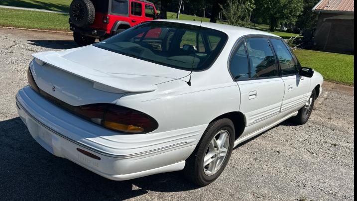 Pontiac Bonneville 4dr Sdn SE 1999