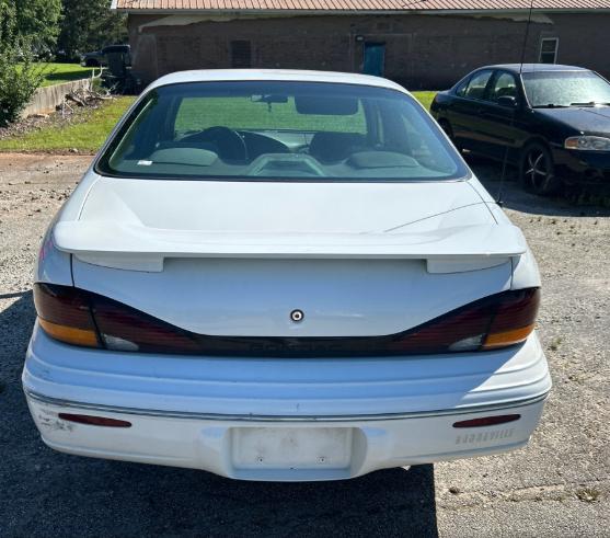 Pontiac Bonneville 4dr Sdn SE 1999