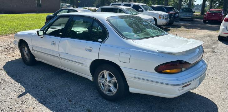 Pontiac Bonneville 4dr Sdn SE 1999