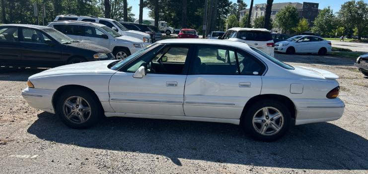 Pontiac Bonneville 4dr Sdn SE 1999