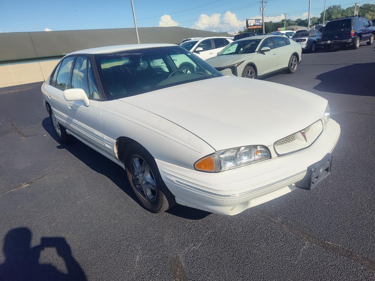 Pontiac Bonneville 4dr Sdn SE 1999