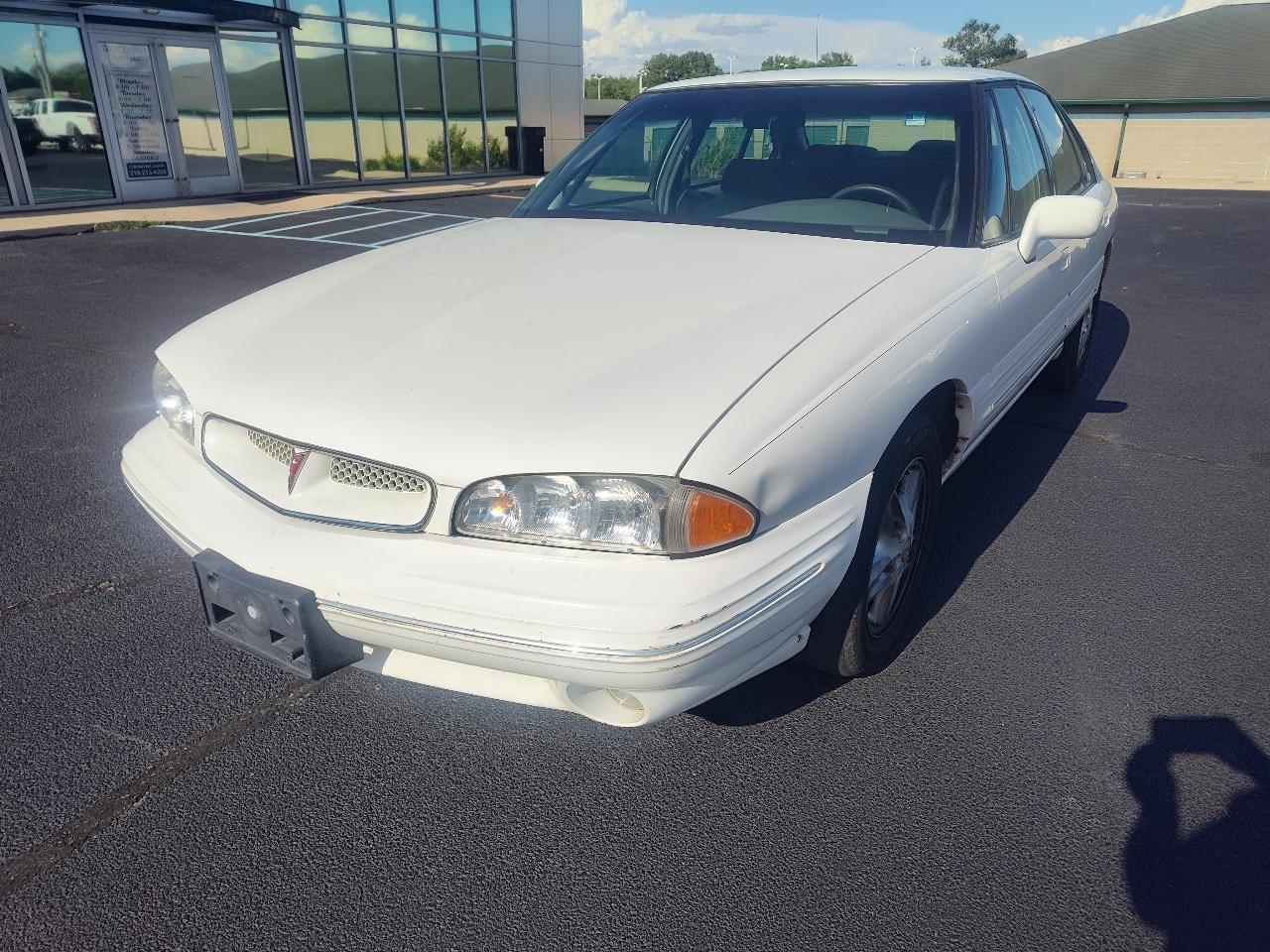 Pontiac Bonneville 4dr Sdn SE 1999