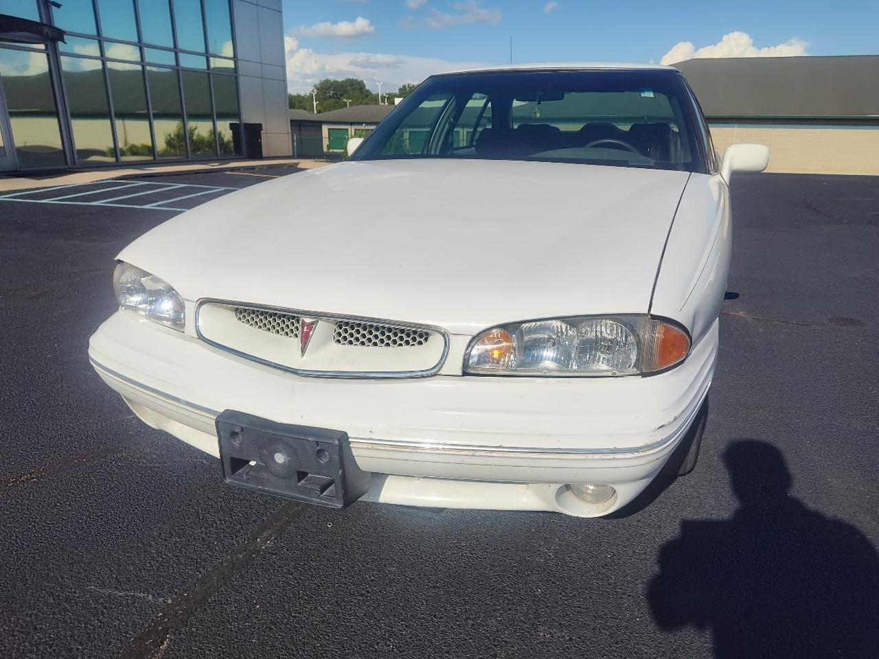 Pontiac Bonneville 4dr Sdn SE 1999