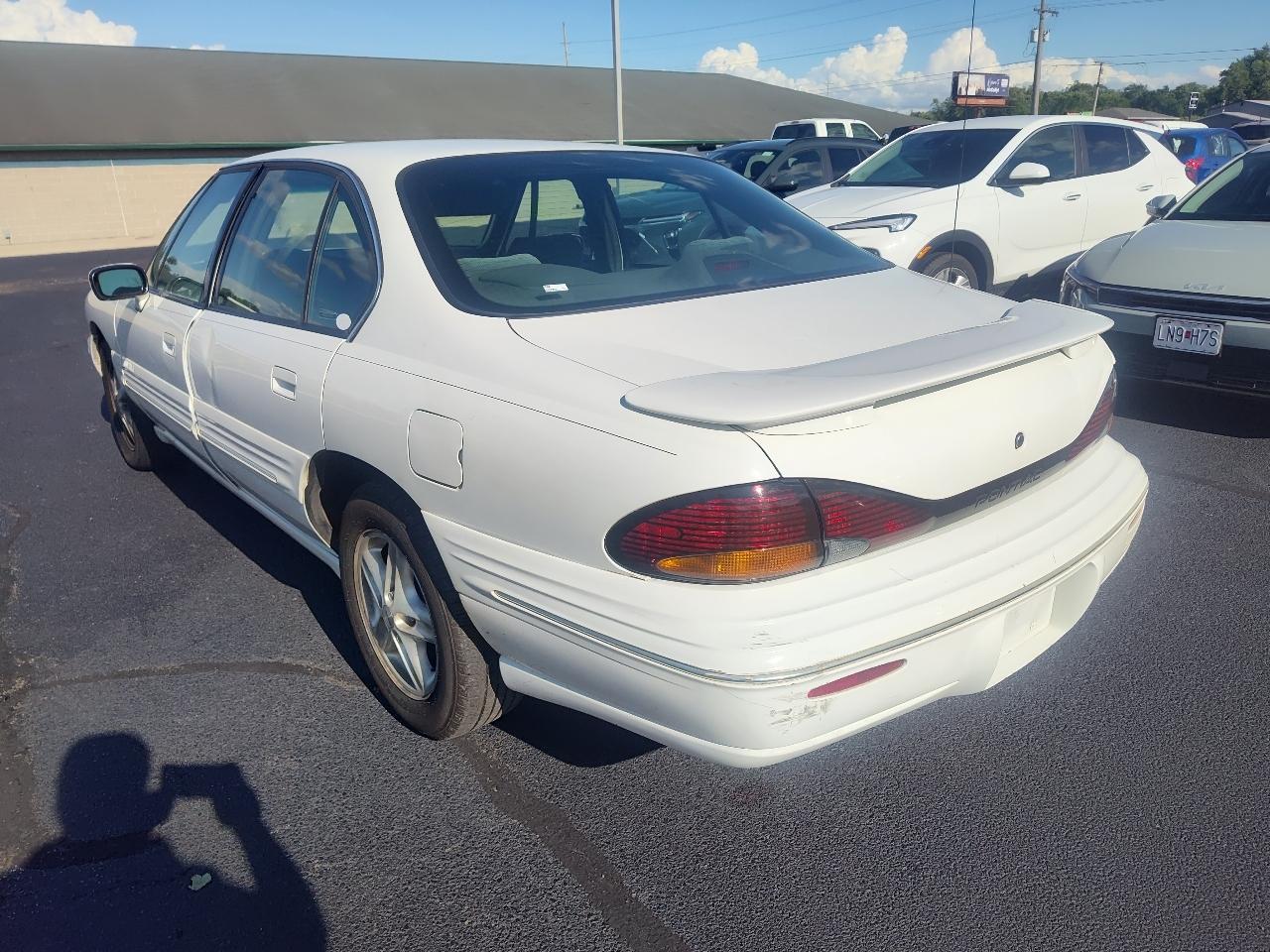 Pontiac Bonneville 4dr Sdn SE 1999