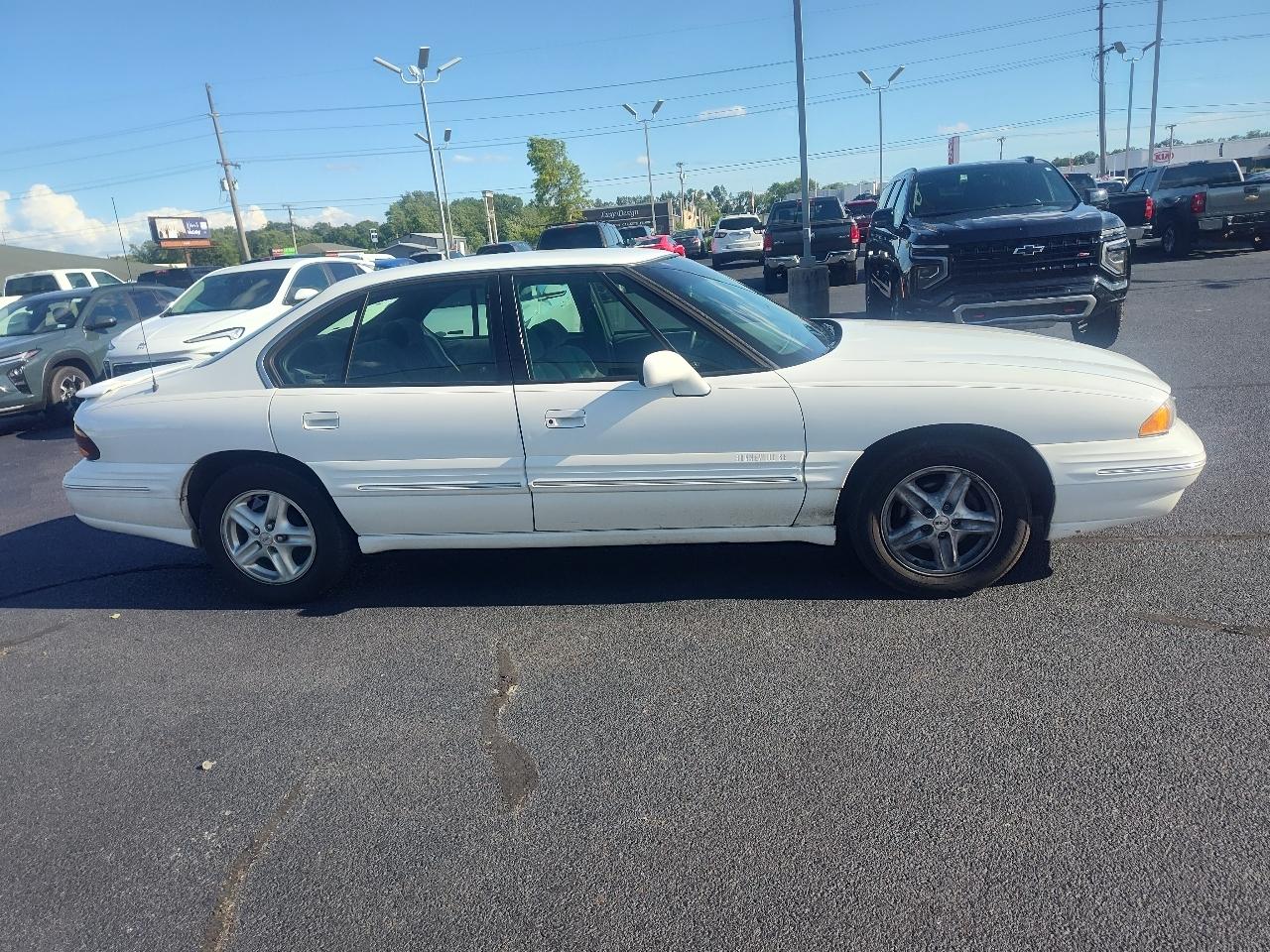 Pontiac Bonneville 4dr Sdn SE 1999