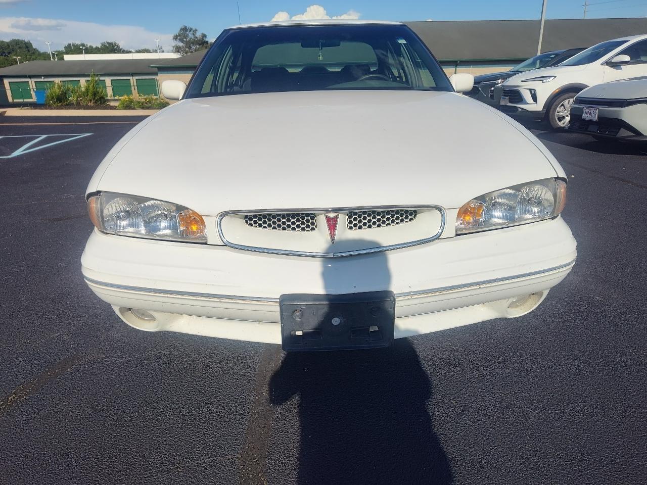 Pontiac Bonneville 4dr Sdn SE 1999