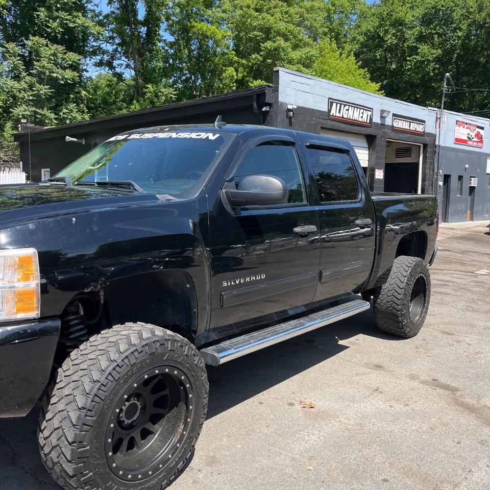 Chevrolet Silverado 1500 4WD Crew Cab 143.5" LT 2011