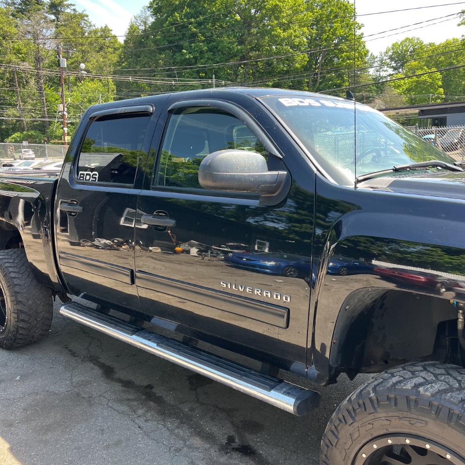 Chevrolet Silverado 1500 4WD Crew Cab 143.5" LT 2011