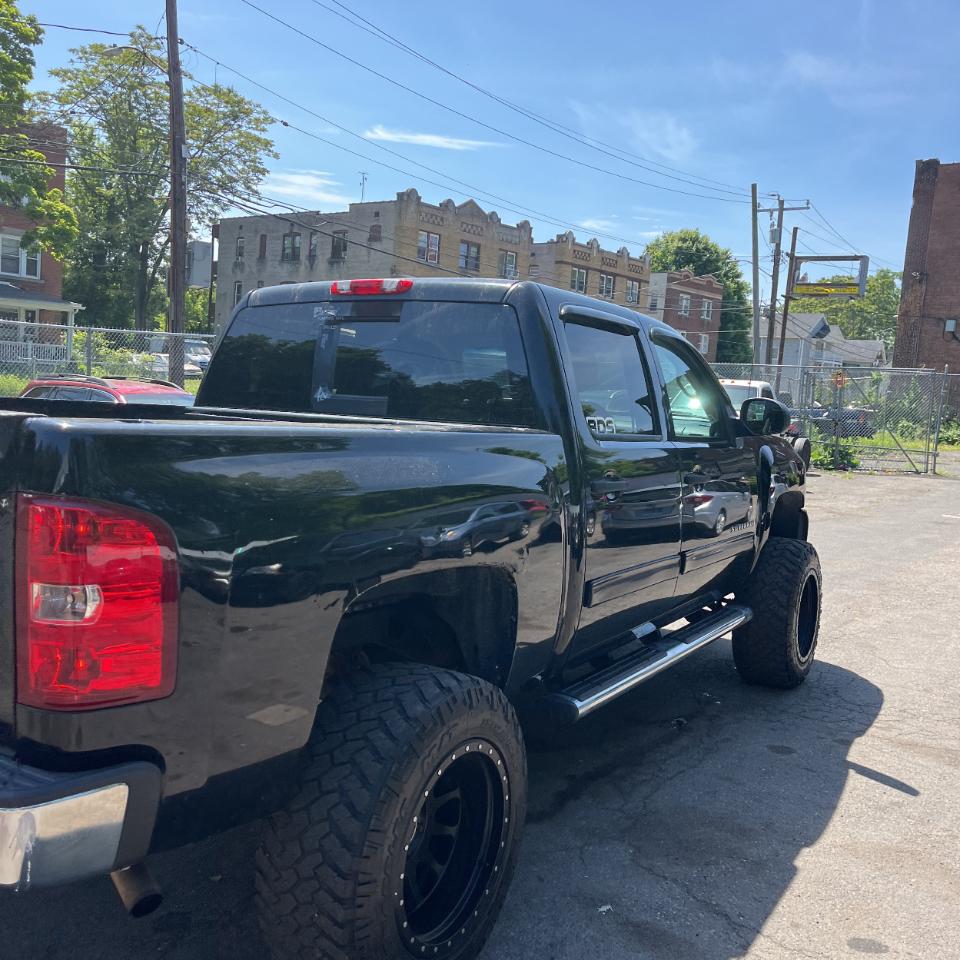 Chevrolet Silverado 1500 4WD Crew Cab 143.5" LT 2011