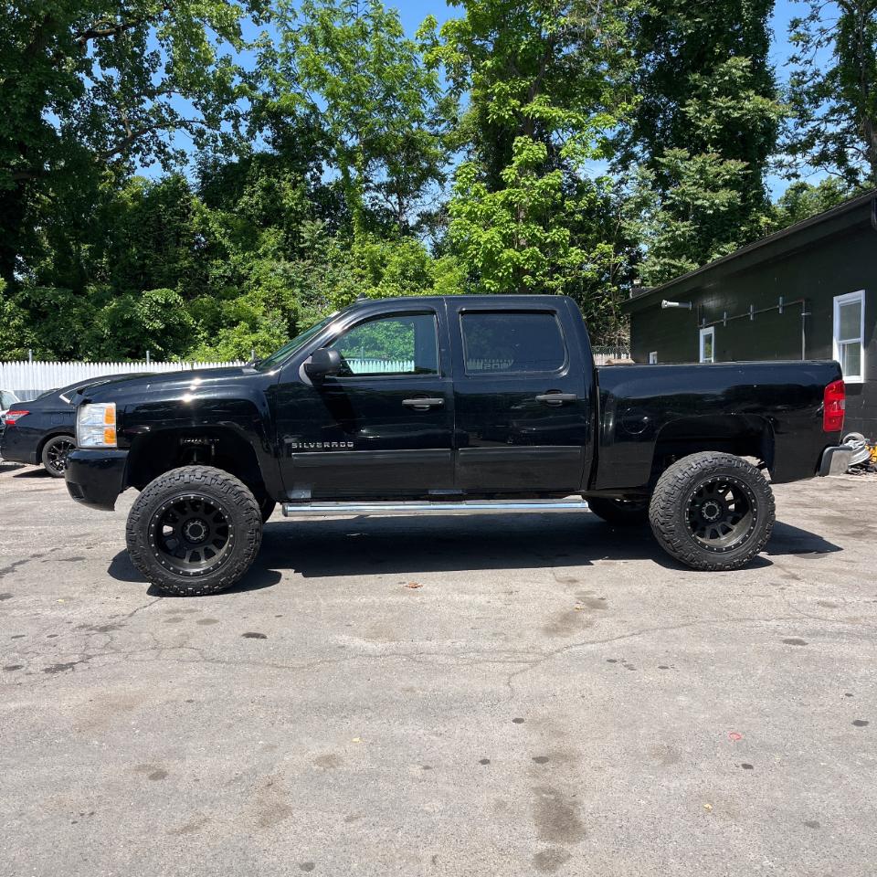 Chevrolet Silverado 1500 4WD Crew Cab 143.5" LT 2011