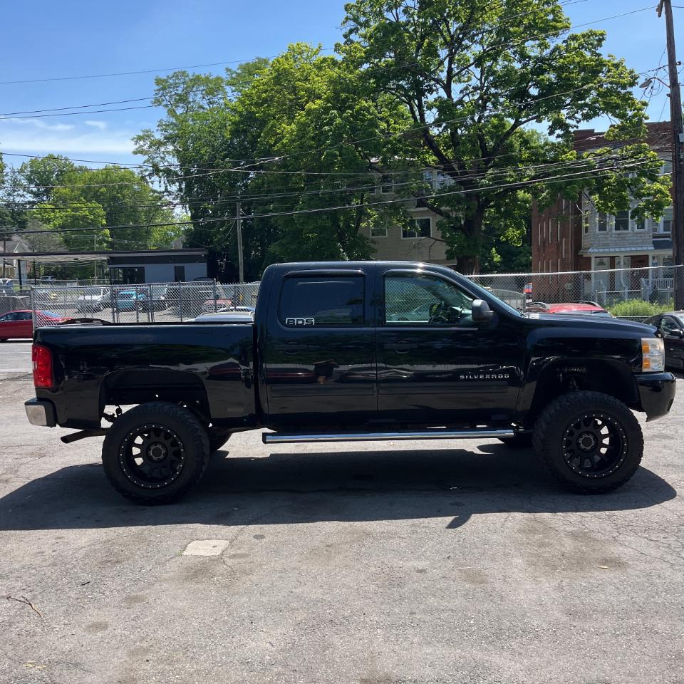 Chevrolet Silverado 1500 4WD Crew Cab 143.5" LT 2011