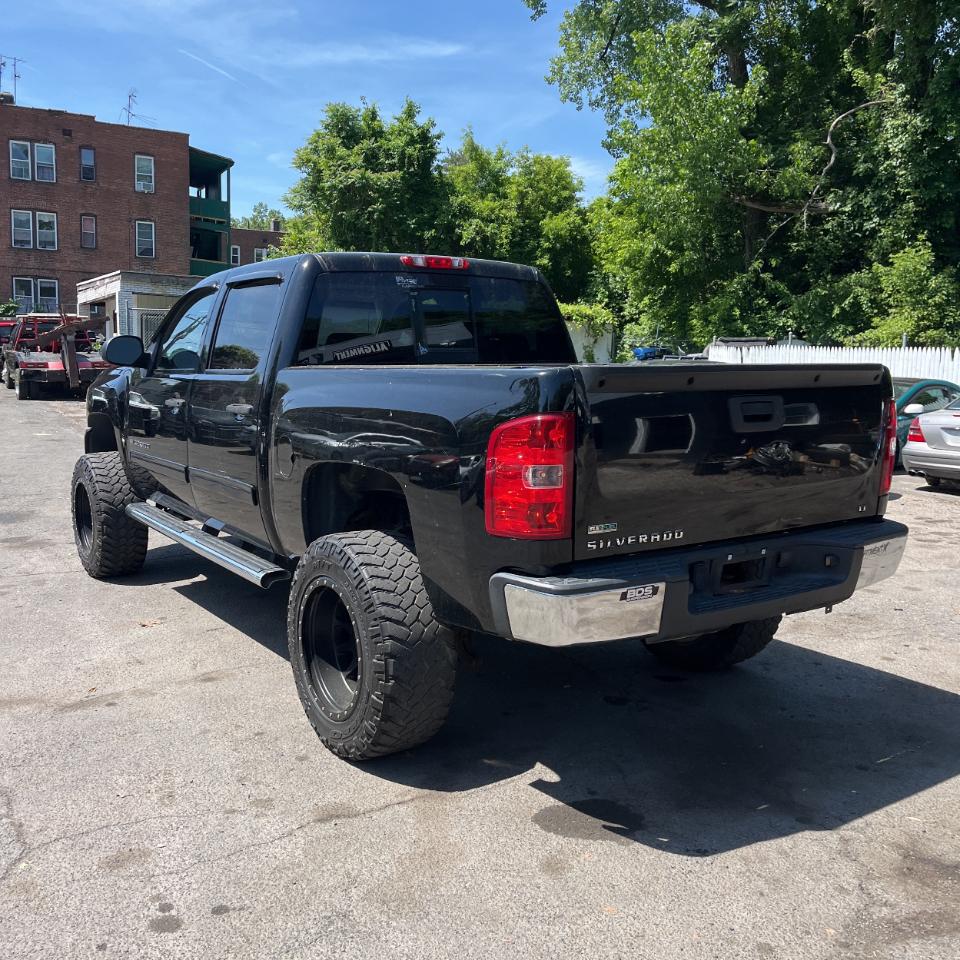 Chevrolet Silverado 1500 4WD Crew Cab 143.5" LT 2011