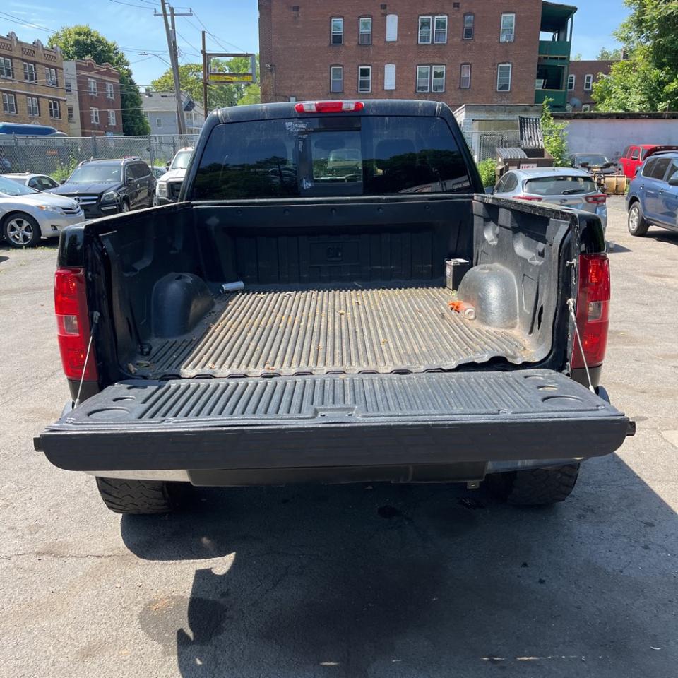 Chevrolet Silverado 1500 4WD Crew Cab 143.5" LT 2011