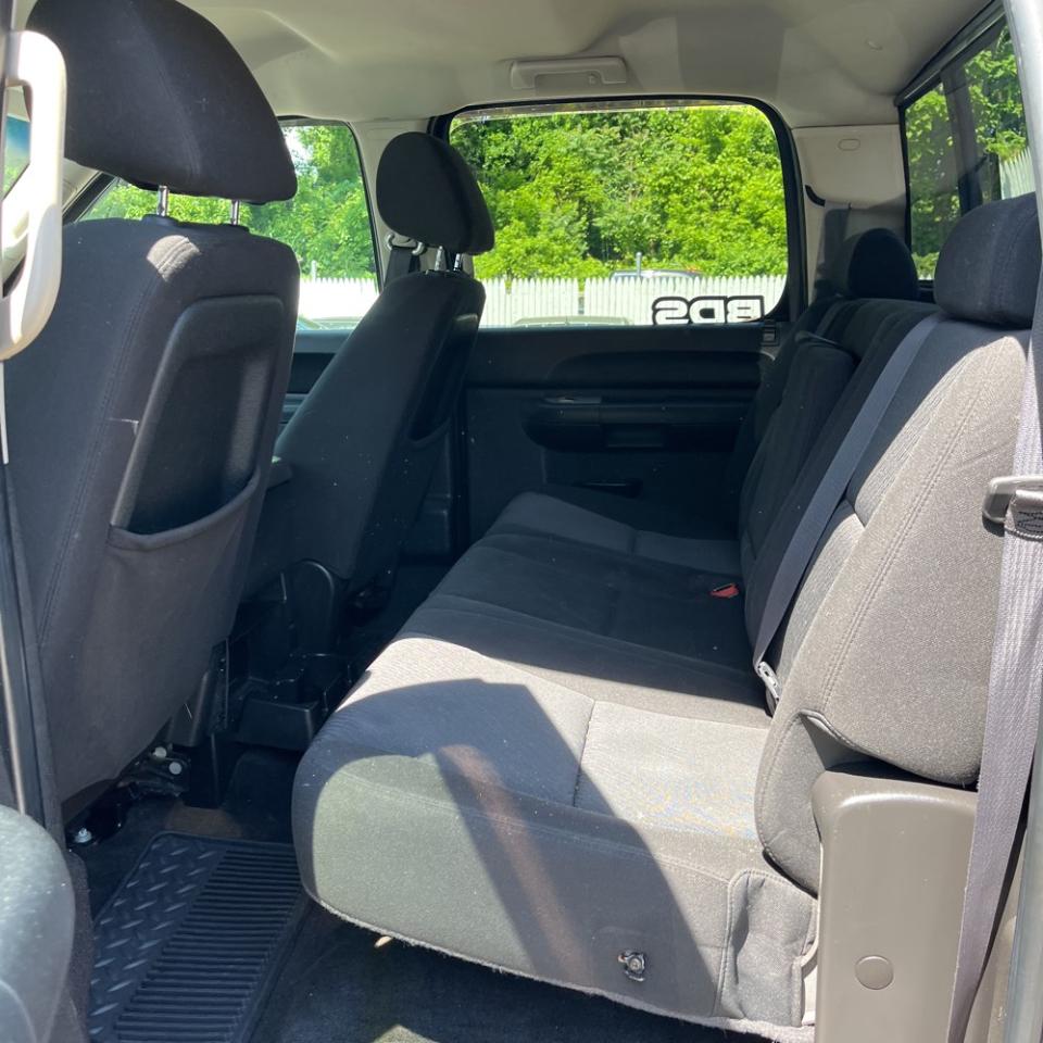 Chevrolet Silverado 1500 4WD Crew Cab 143.5" LT 2011