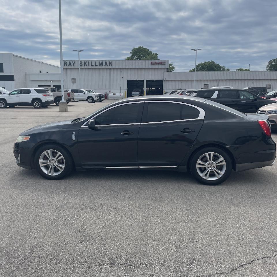 Lincoln MKS 4dr Sdn 3.7L FWD 2010