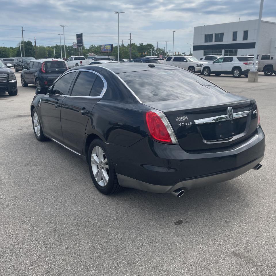 Lincoln MKS 4dr Sdn 3.7L FWD 2010